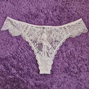 NWT: Victoria's Secret Light Pink Lace Shimmer Thong Panty, Size Large